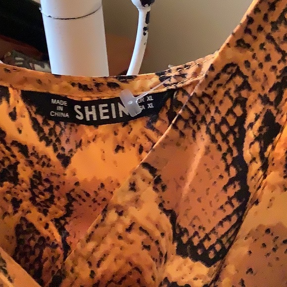 Beautiful Shein Romper πππ - Picture 2 of 6